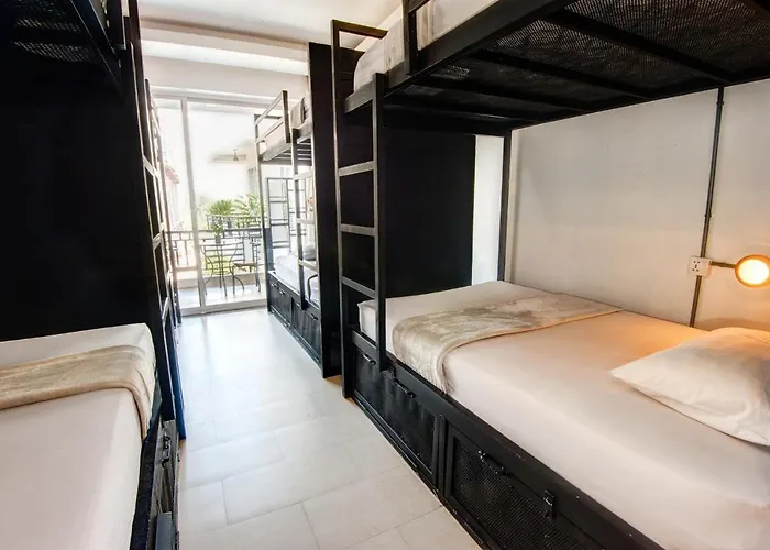 Mad Monkey Hostel *