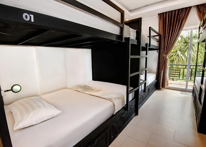 Hostel Mad Monkey *